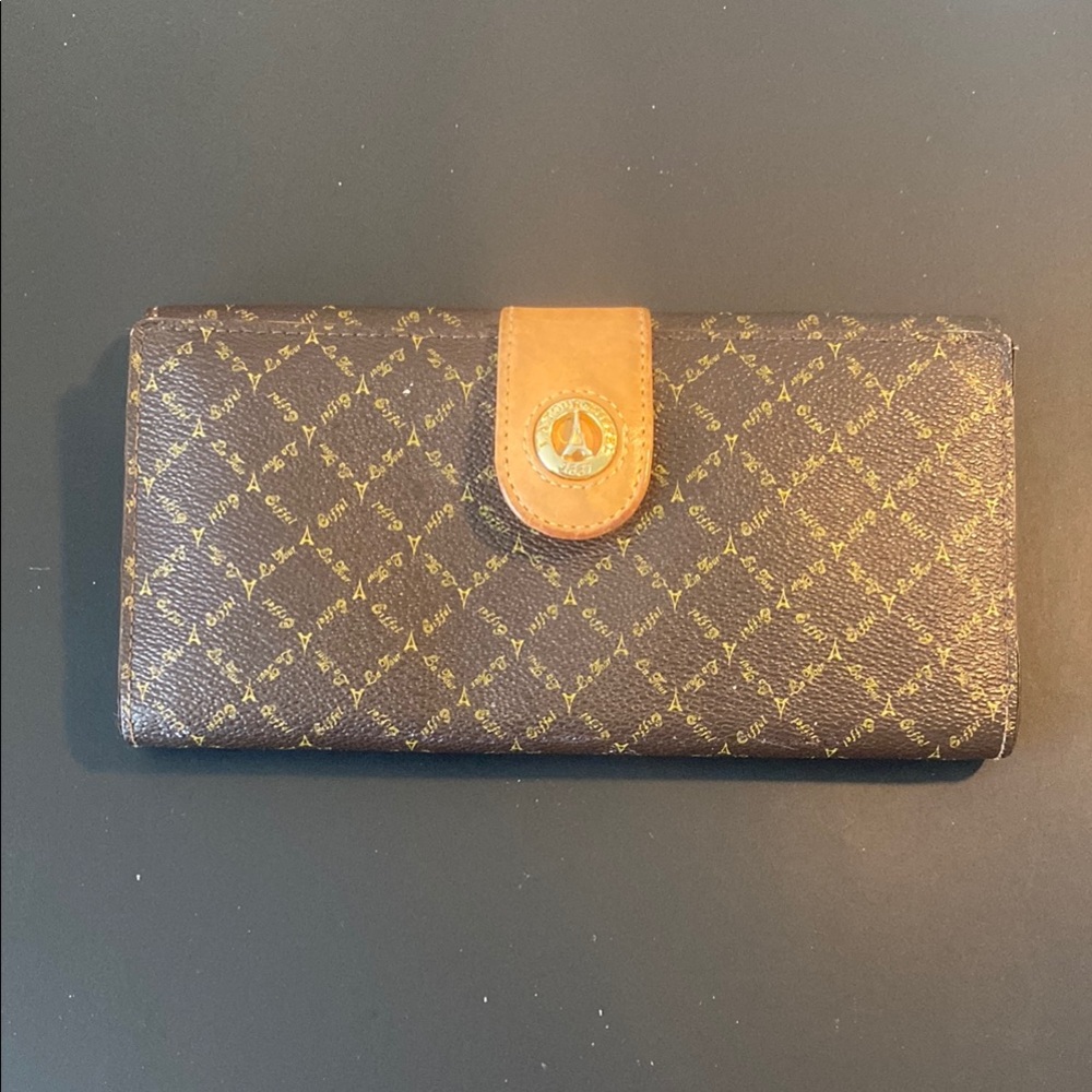 Classic Brown and Tan Continental Wallet